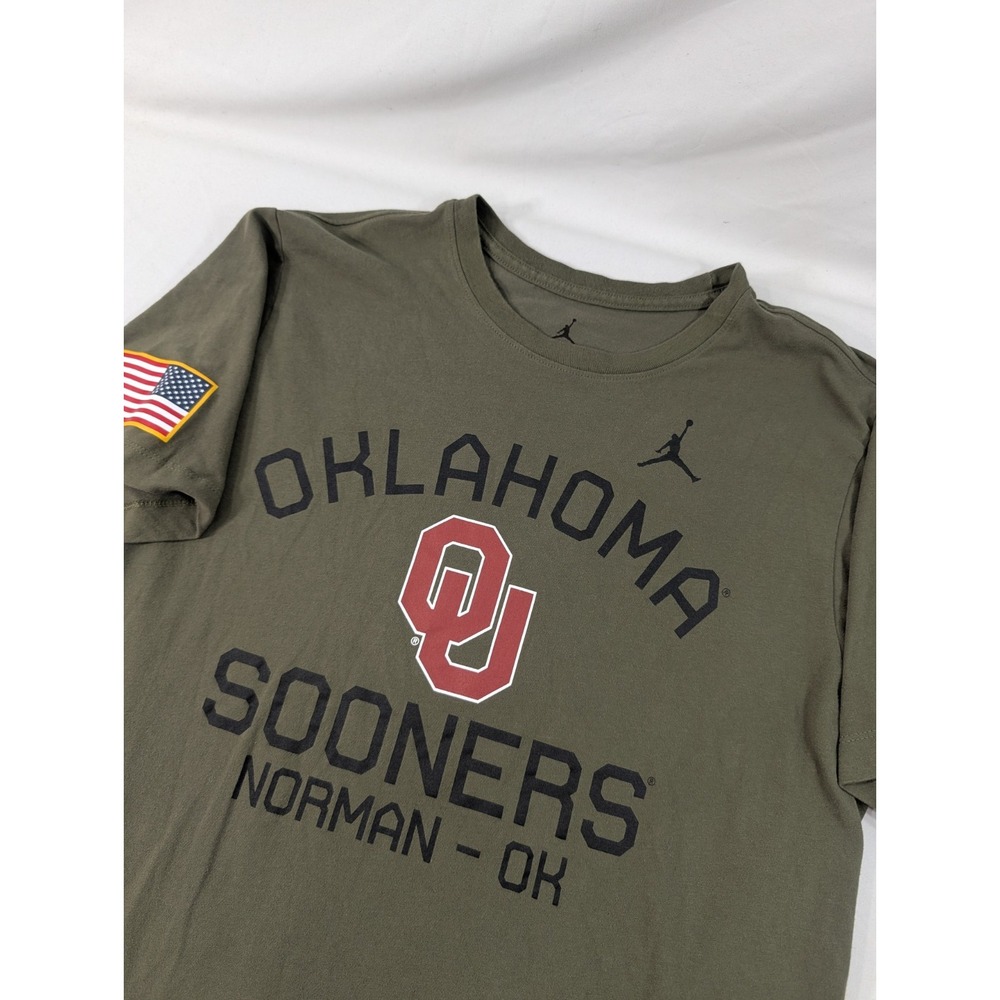 Nike OU Oklahoma Sooners Mens Large Green T Shirt Olive Graphic American Flag
